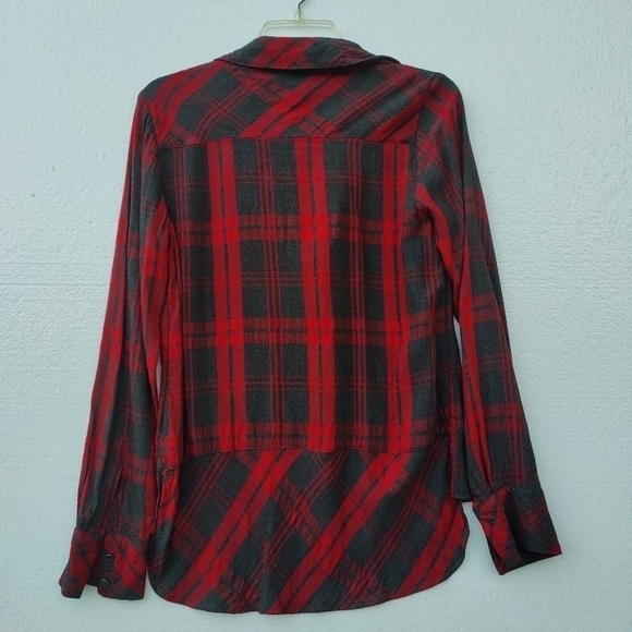 CAbi flannel shirt, Long sleeve high front low back. Red & black.Size XS - Picture 7 of 9